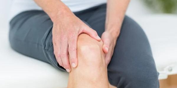 When to See a Knee Doctor Without Delay